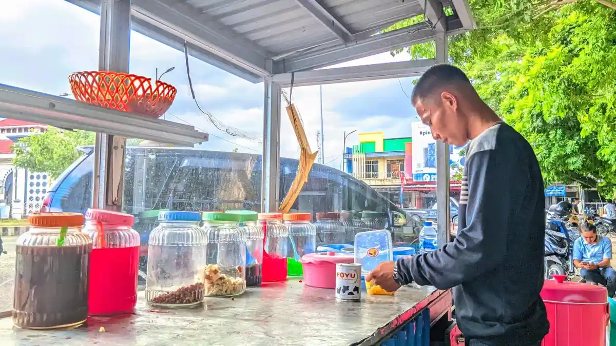 Karena Kendala Biaya, Remaja Gorontalo Ini Harus Putus Sekolah dan Berjuang Jualan Es di Telaga Park