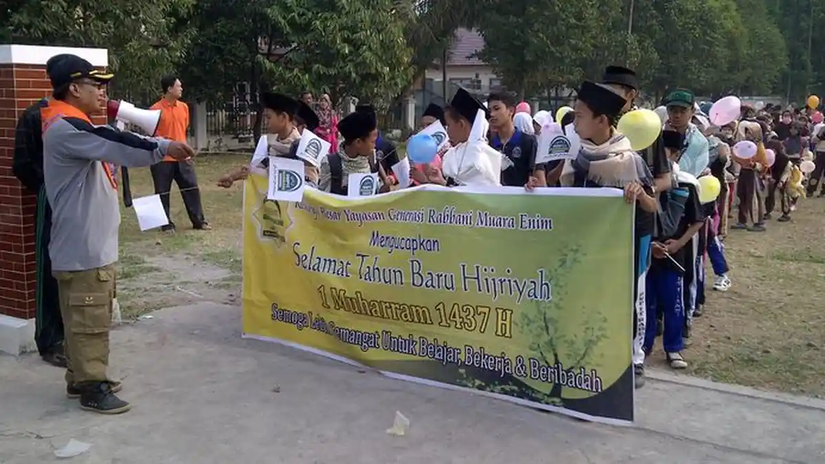 Ratusan Pelajar di Muaraenim Meriahkan Pawai Muharram - pawai-memeriahkan-tahun-baru-islam-1437-hijriah_20151017_104028.jpg