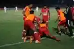 perseru-badak-lampung-fc-main-imbang-1-1-lawan-persib-bandung_20190828_025342.jpg