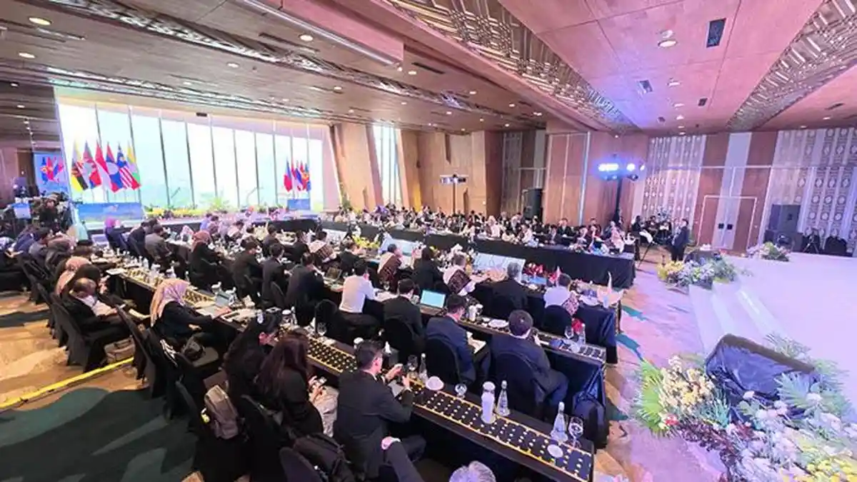 Energi Hijau Tanpa Batas, PLN Tegaskan Komitmen ASEAN Power Grid di Labuan Bajo - 20251005_Delegasi-ASEAN-PLN-01.jpg