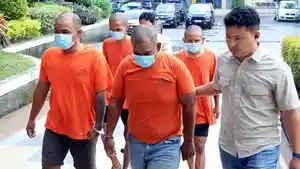 pengedar-narkoba-lintas-kota-digulung-Satreskoba-Polres-Gresik.jpg