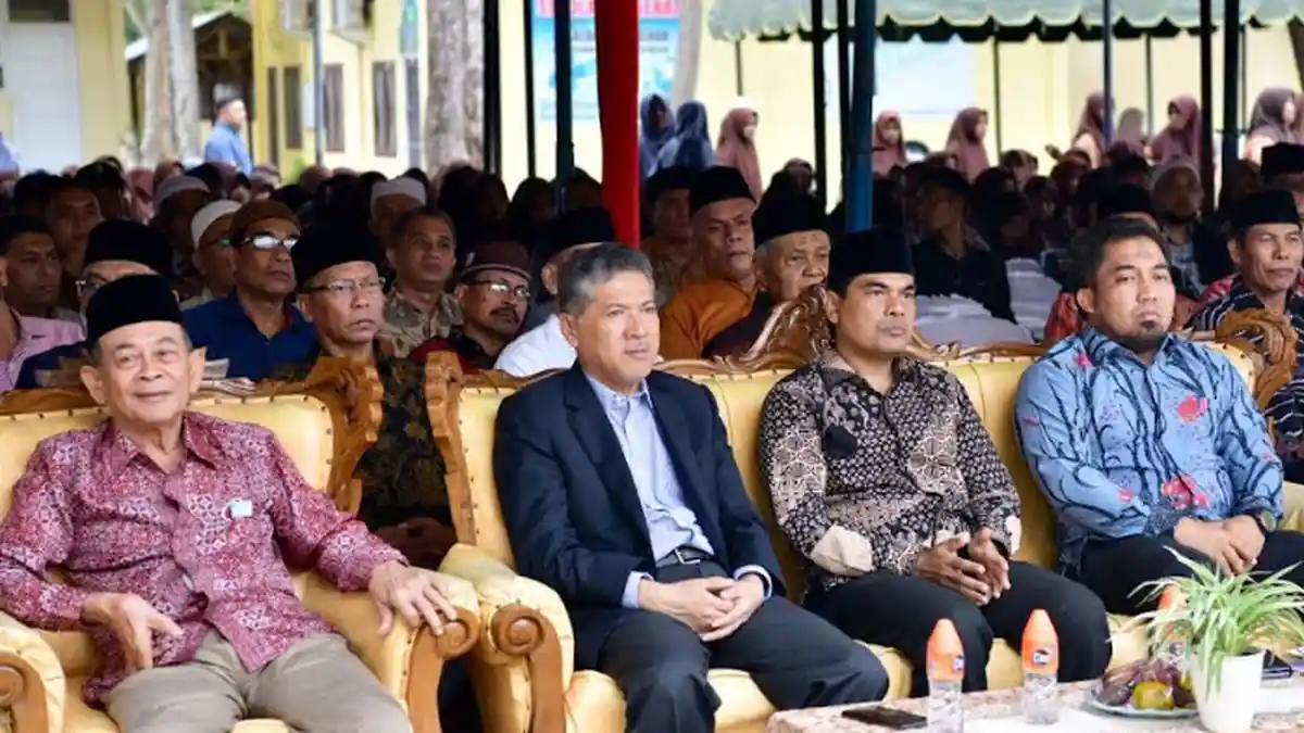 Forum Silaturrahmi Aceh Rayeuk. Peusijuek Rektor UIN Ar-Raniry
