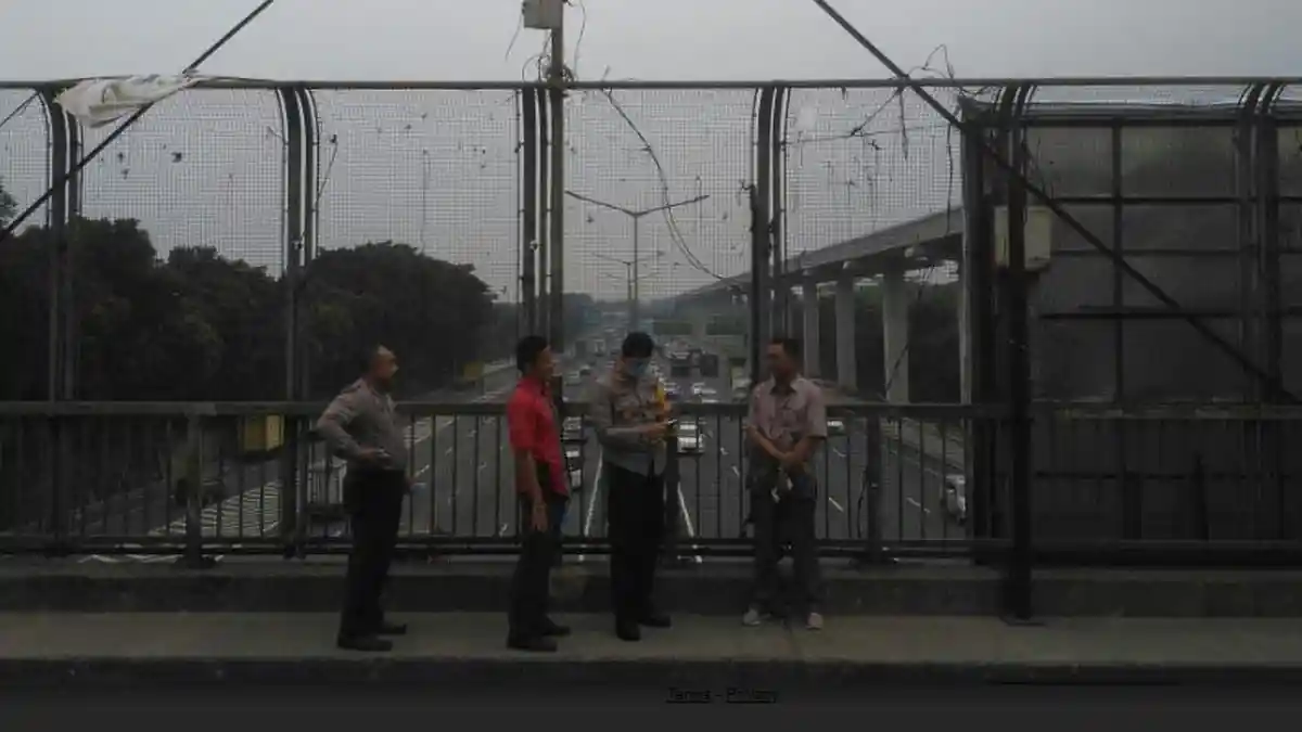 Antisipasi Pelemparan Batu Terulang, Polisi Tak Berseragam Siap Amankan 12 JPO di Jalan Tol Cikampek