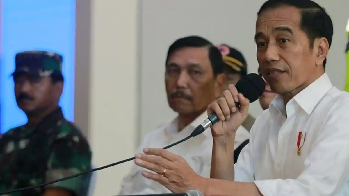 Jokowi Minta Masyarakat Kerja dan Belajar di Rumah