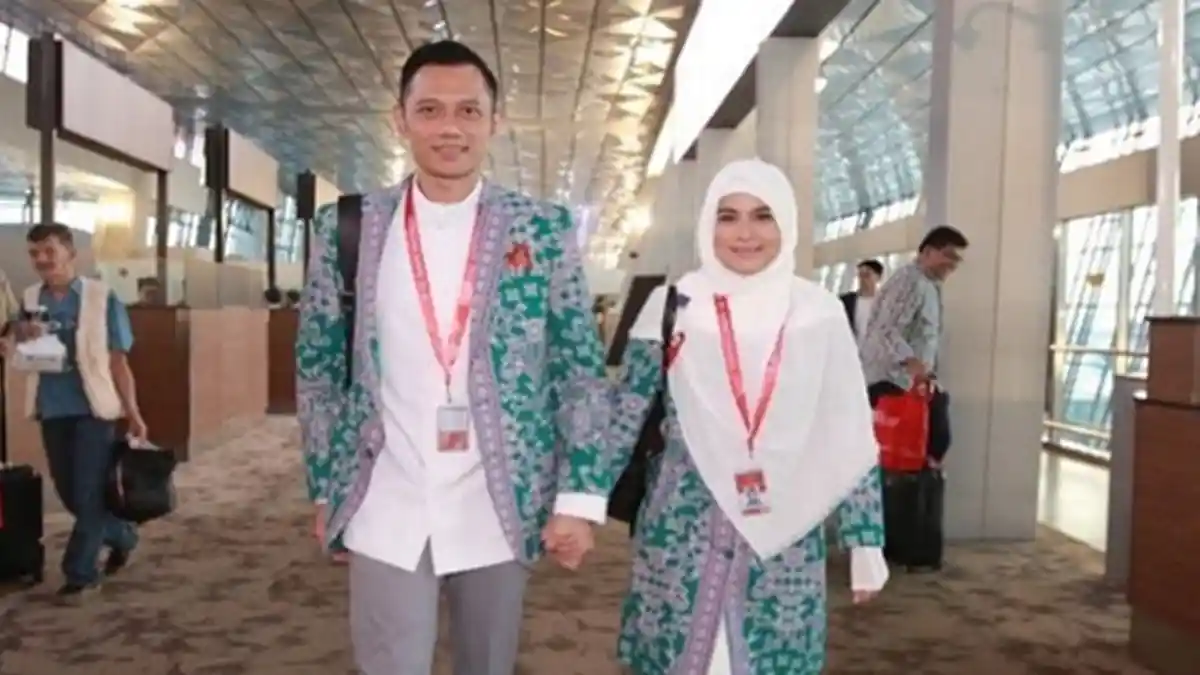 Agus Yudhoyono & Annisa Pohan Naik Haji, Tangis Haru dan Pelukan Erat Antar Kepergian Mereka