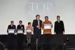 BCA Raih TOP Brand Award 2014