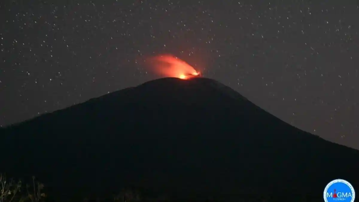 Gunung Lewotolok 32 Kali Gempa Erupsi 57 Kali Gempa Hembusan