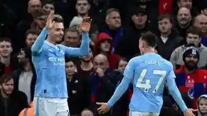 Pemain-Manchester-City-Jack-Grealish-kiri-dan-Phil-FodeN.jpg