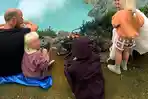 Video Viral Turis Nyalakan Api Unggun di Kawah Ijen, Pemandu Wisata Terancam Sanksi Permanen