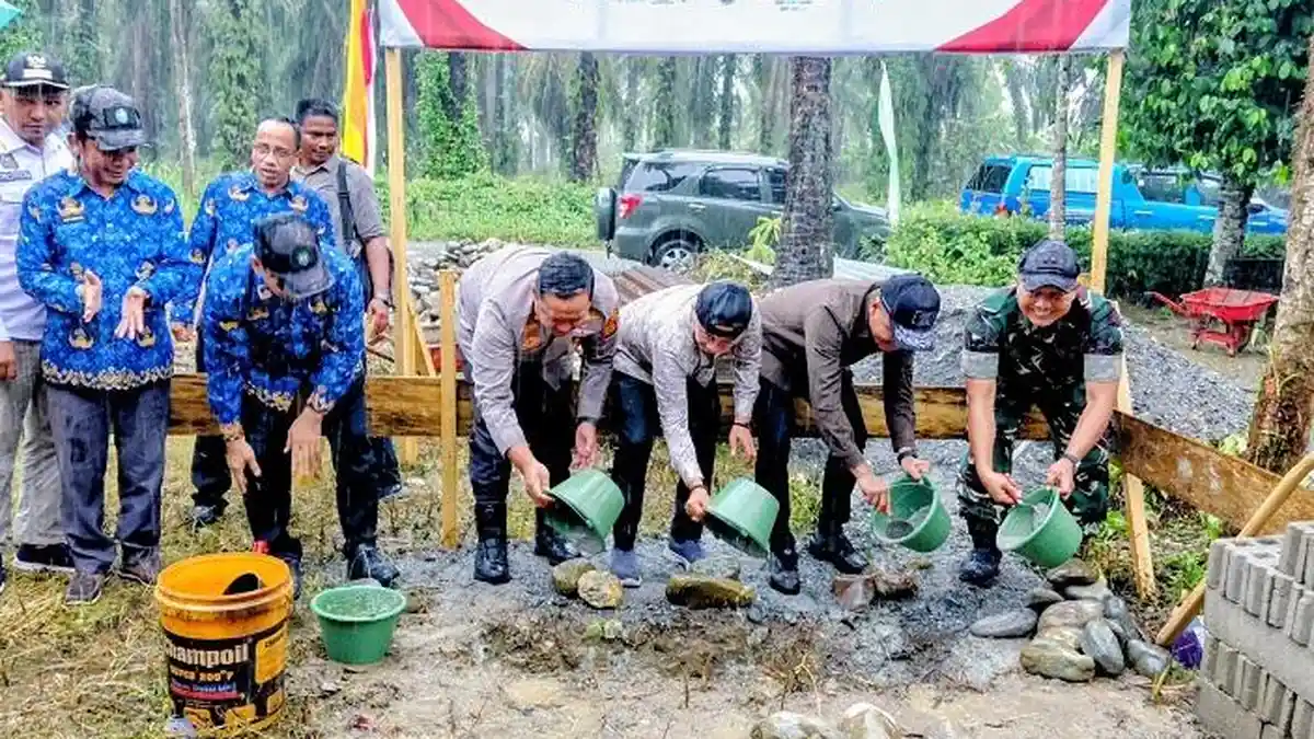 Bupati Abdya dan Forkopimda Meletakkan Batu Pertama Pembangunan Fisik Kopdes Merah Putih
