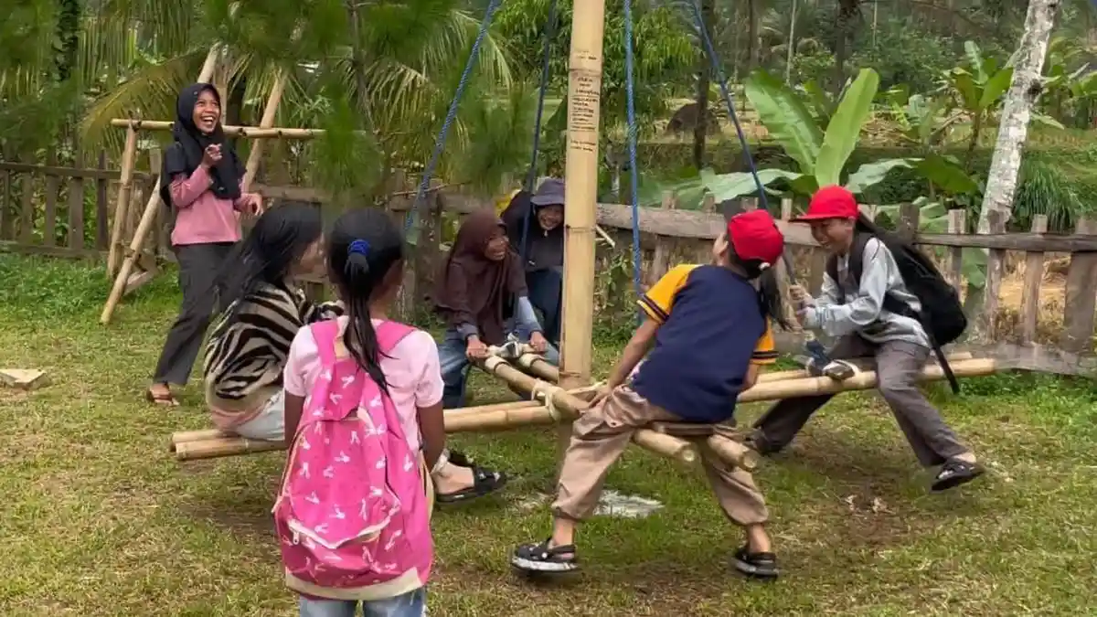 Mengintip kampung Ikan Subang, Wisata Edukasi Lengkap, Nostalgia Permainan Tradisional