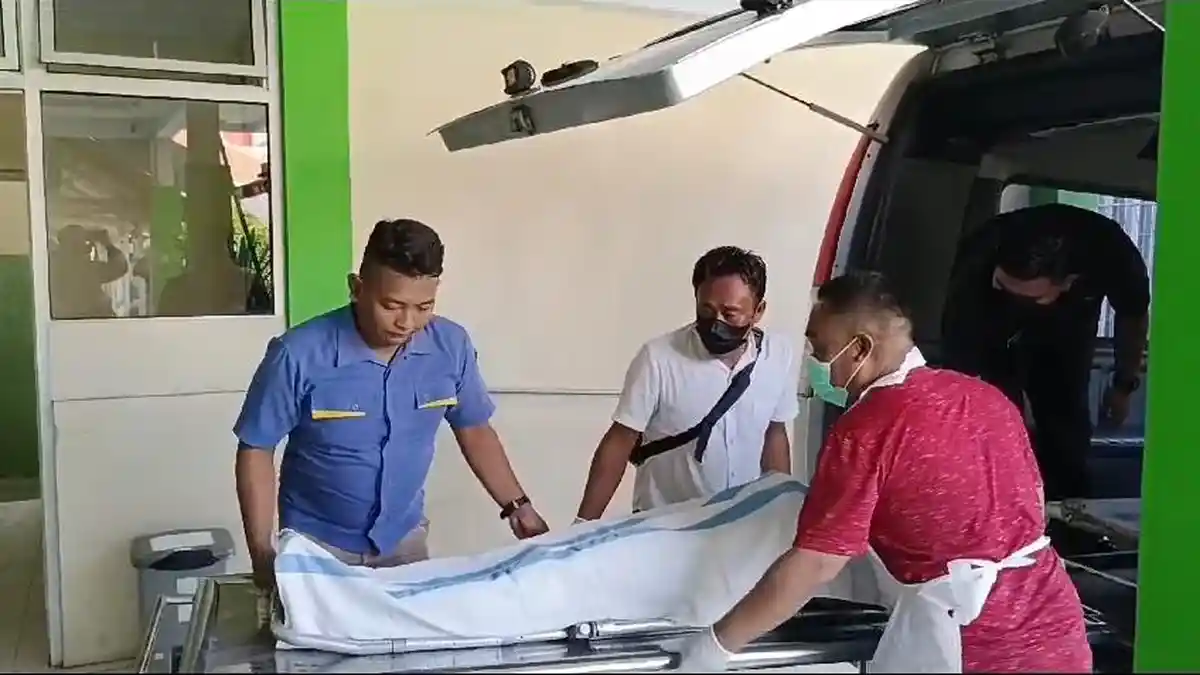 GEGER Pria Tewas Tergantung di Pohon Cemara Pantai Sigandu Batang, Sehari Setelah Temannya Terbunuh