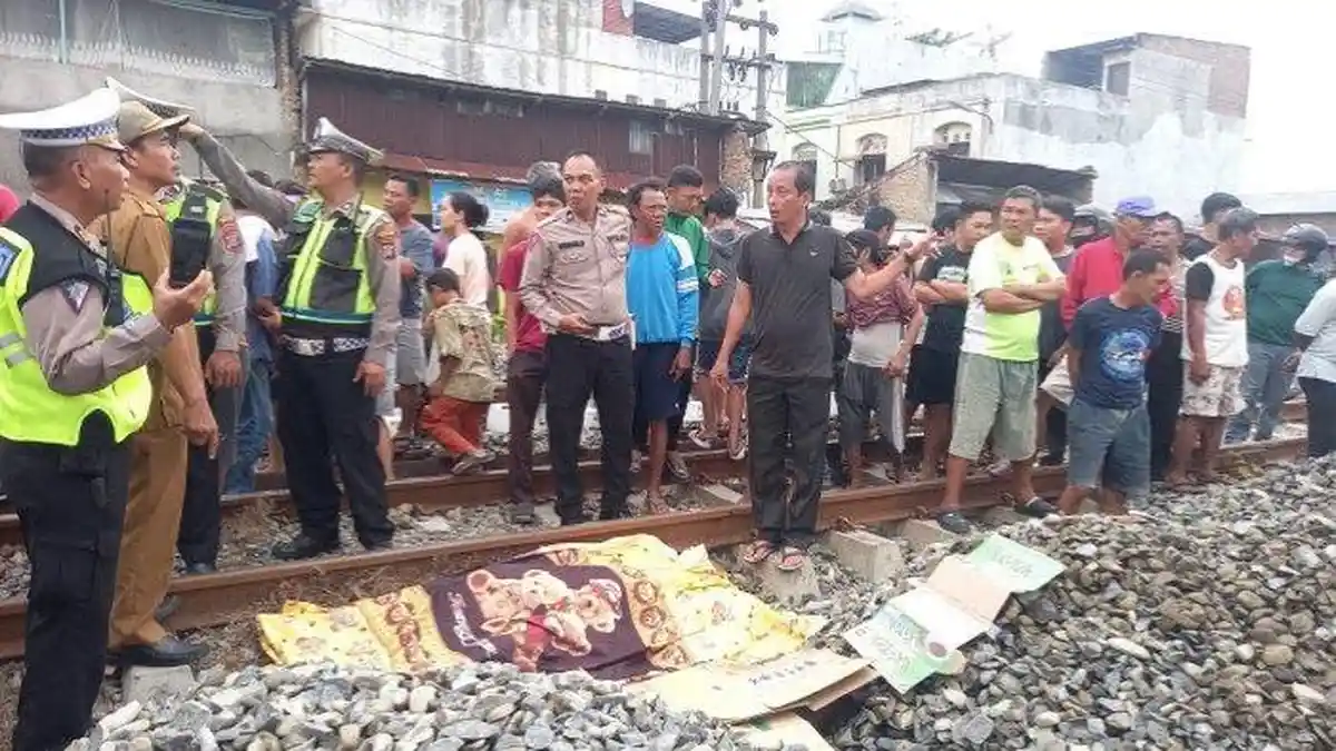 TRAGIS! Niat Ingin Selamatkan Anjingnya, Pria di Medan Disambar Kereta Api, Tewas Seketika di TKP