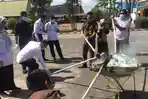 Kejaksaan-Negeri-Kejari-Sambas-memusnahkan-barang-bukti-perkara-dengan-cara-dibakar.jpg