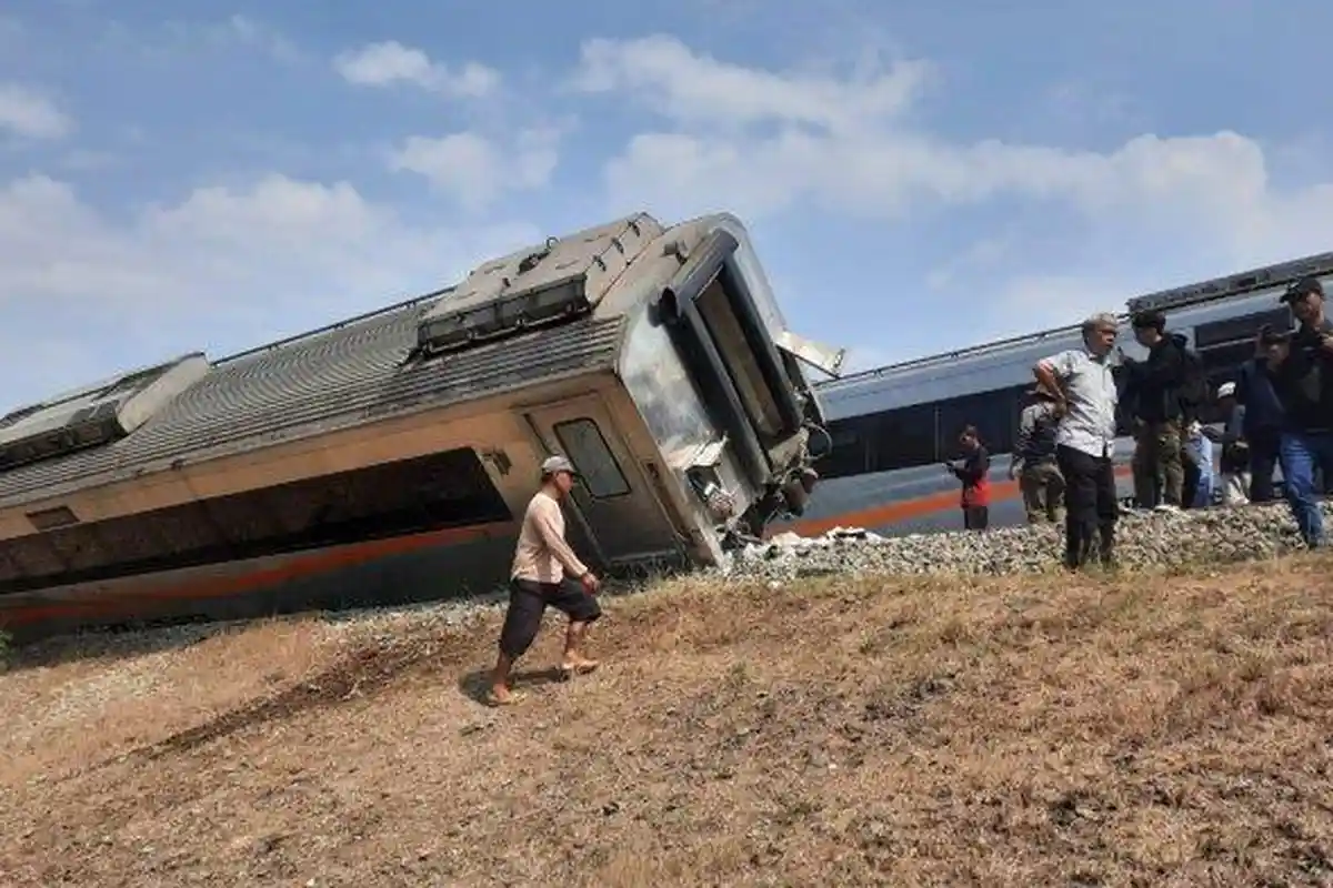 UPDATE Kondisi Penumpang Usai Kecelakaan Kereta Api Argo Semeru dan KA Argo Wilis di Kulon Progo