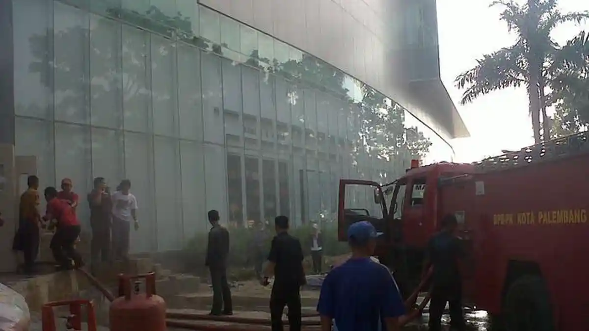 Mal Palembang Icon Terbakar