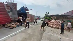 Truk-guling-Pekalongan.jpg