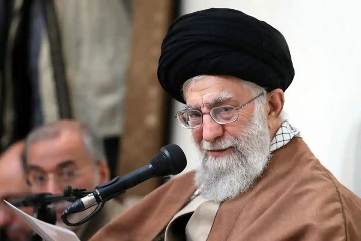 GENDANG PERANG DITABUH :Pemimpin Tertinggi Iran Ayatollah Ali Khamenei Peringatkan Keras  AS Info