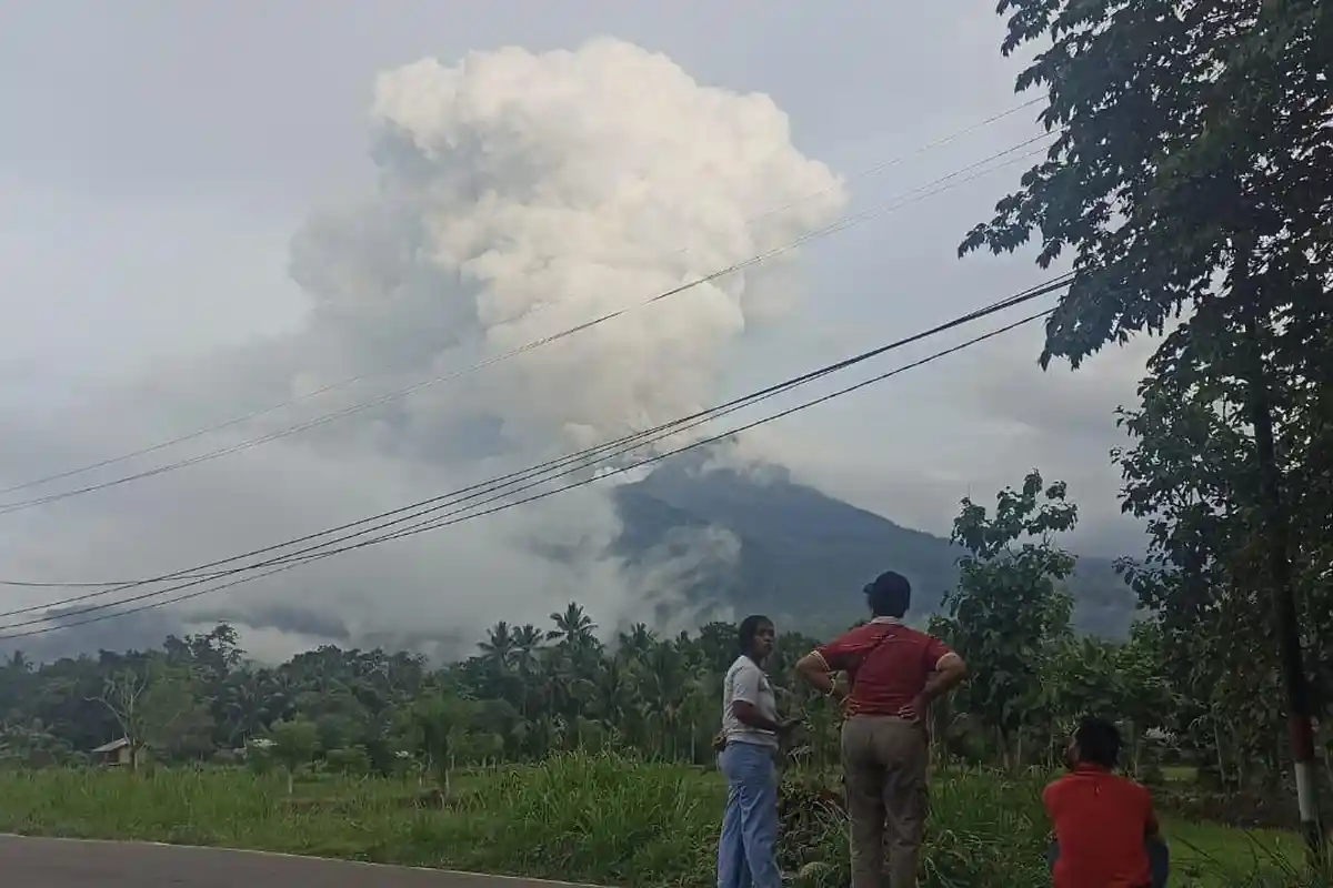 Pemda Flores Timur Perpanjang Masa Darurat Bencana Erupsi Gunung Lewotobi