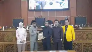 Imam-Budi-Hartono-dan-HTM-Yusufsyah-Putra-DPRD-Kota-Depok.jpg