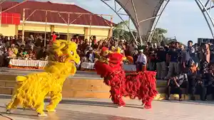 Pertunjukan-traksi-Barongsai-di-kawasan-UMKM-Milenial-Kecamatan.jpg