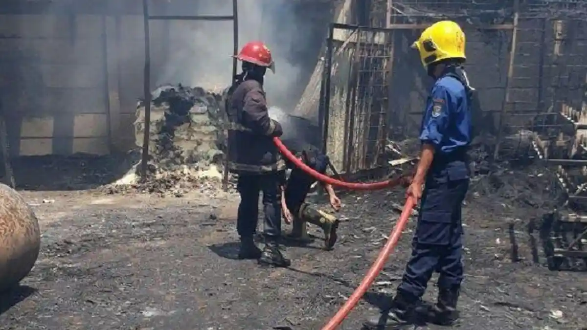 Penuturan Petugas Pemadam Kebakaran Saat Jinakan Api di Pabrik Petasan