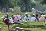 Cara Membaca Yasin saat Ziarah Kubur Lengkap Teks Arab, Latin dan Artinya