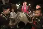 Mambangunkan Sahur Dengan Menabuh Bedug