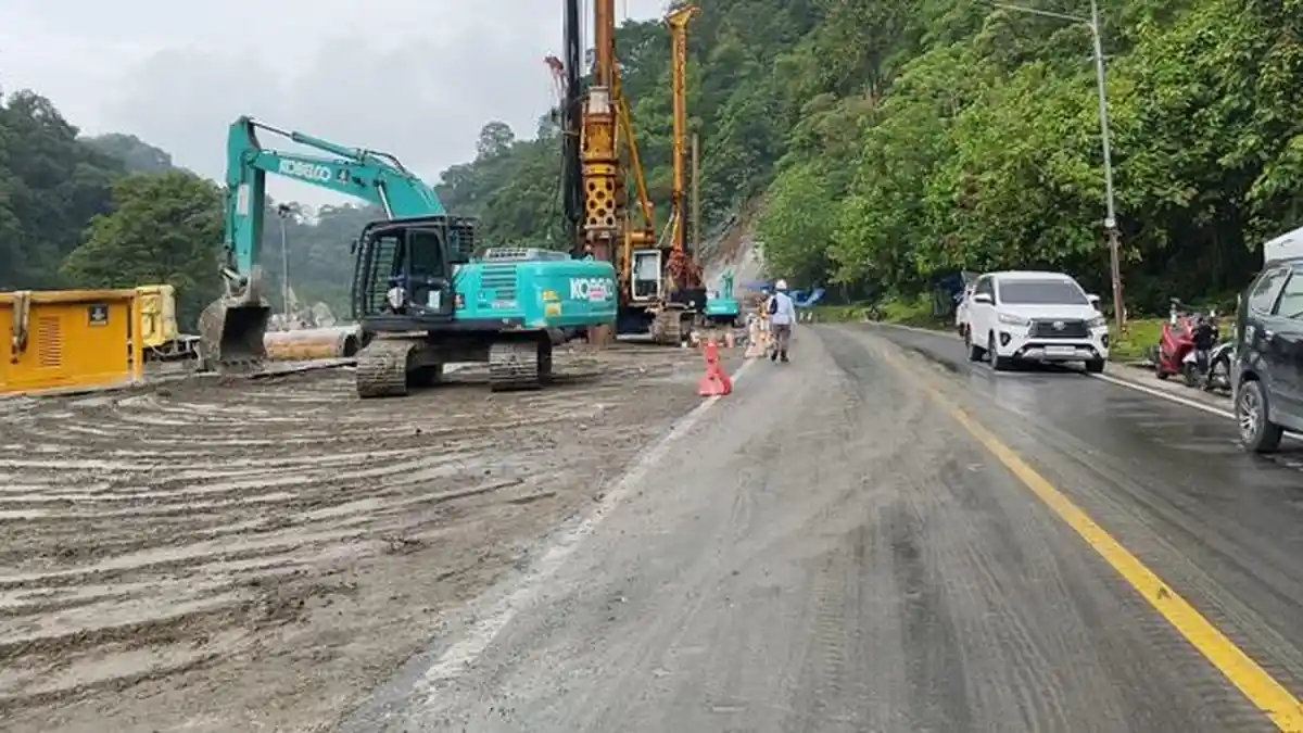 Perbaikan Jalan Lembah Anai Capai 44 Persen, Jalur Padang-Bukittinggi Bisa Dilewati Saat Mudik