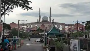 Masjid-Agung-Jawa-Tengah-MAJT-menyiapkan-kegiatan-islami-selama-bulan-Ramadan-2025.jpg