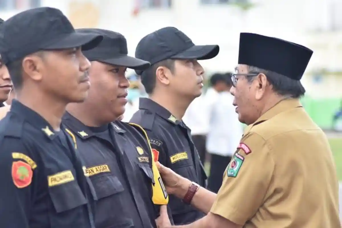 Bupati Lombok Utara Djohan Sjamsu Kukuhkan Satuan Perlindungan Masyarakat Desa