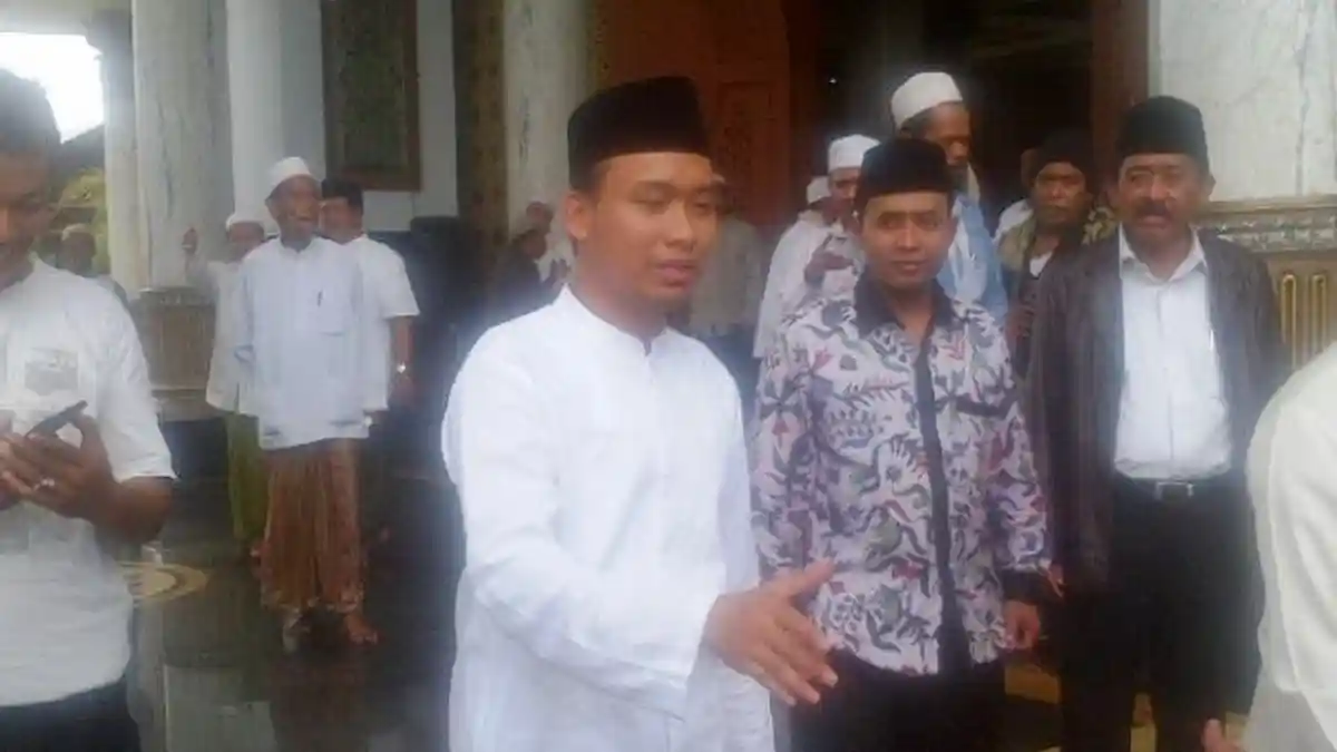 Bupati Bangkalan Lama Tidak Berkantor, Mendagri Tunggu Kabar