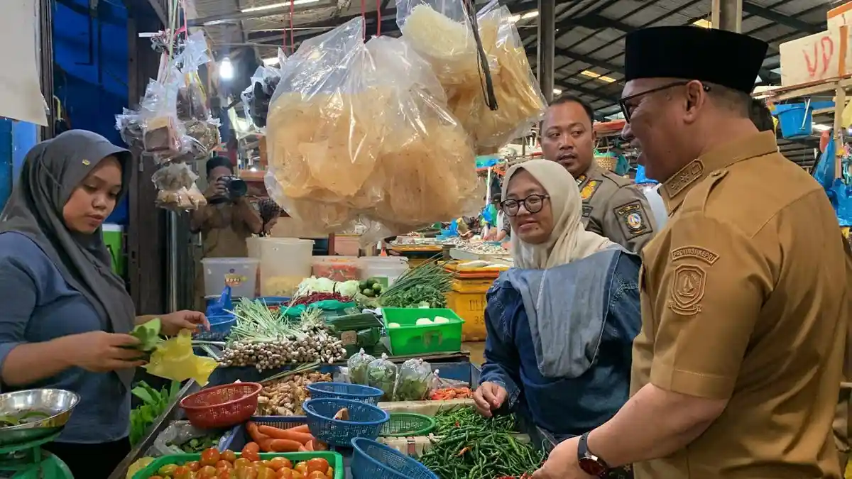 Wagub Kepri Nyanyang Tancap Gas, Sidak Pasar dan Gudang Bulog Tanjungpinang Jelang Ramadan
