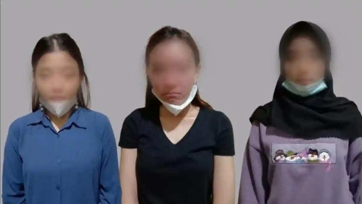 Datang Pakai Honda Jazz, 3 Perempuan Muda Ini Ketahuan Mencuri di Minimarket