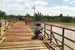 jembatan-apung-setrokalangan-kudus-1.jpg