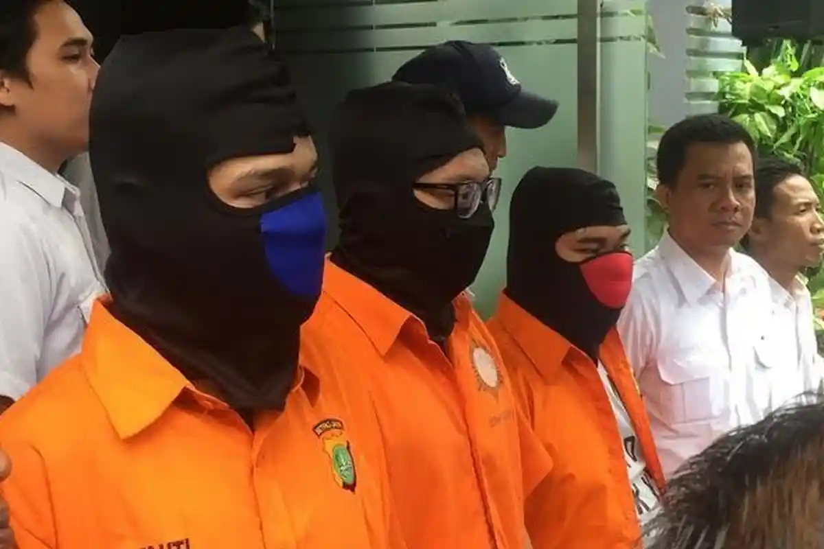 Hacker Surabaya yang Ditangkap FBI Sempat Banggakan Orangtua, Pengakuan Tetangga Bikin Kaget