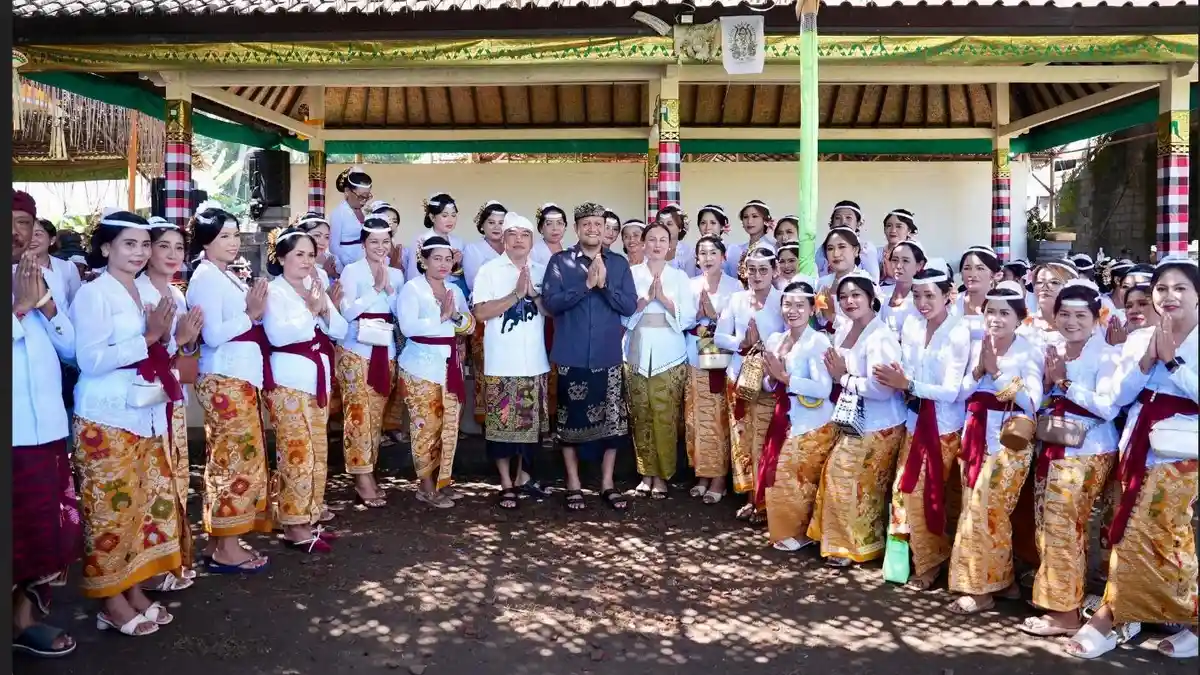 Metatah Massal Di Pura Prajapati Desa Sobangan Bali, Wabup Badung: Ringankan Beban Masyarakat