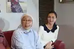 ratna-sarumpaet-bersama-anaknya-atiqah-hasiholan.jpg