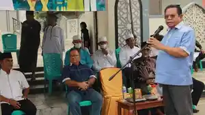 Sekda-Sumba-Barat-Yermia-Ndapa-Doda-SSos-membuka-kegiatan-pawai-ramadhan-1445-H.jpg