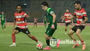 pertandingan-Persebaya-vs-Madura-United-di-Stadion-Gelora-Bung-Tomo-Surabaya-2026-2.jpg