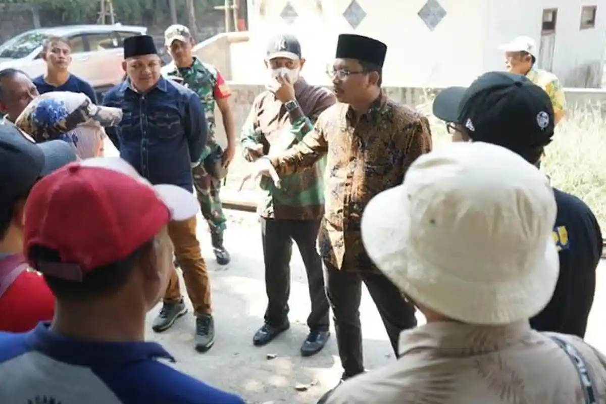 Bupati Sidoarjo Ahmad Muhdlor Sidak Proyek Betonisasi Jalan: Harus Selesai Tepat Waktu