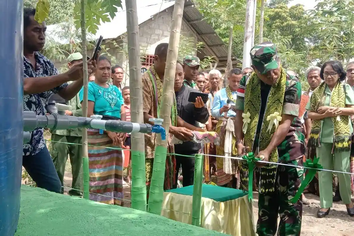 Danrem dan Kasrem 161/Wira Sakti Resmikan Sumur Bor di Desa Kuaken Timor Tengah Utara