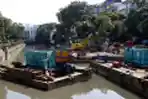 Pembangunan Turap Anak Kali Ciliwung di Pasar Baru