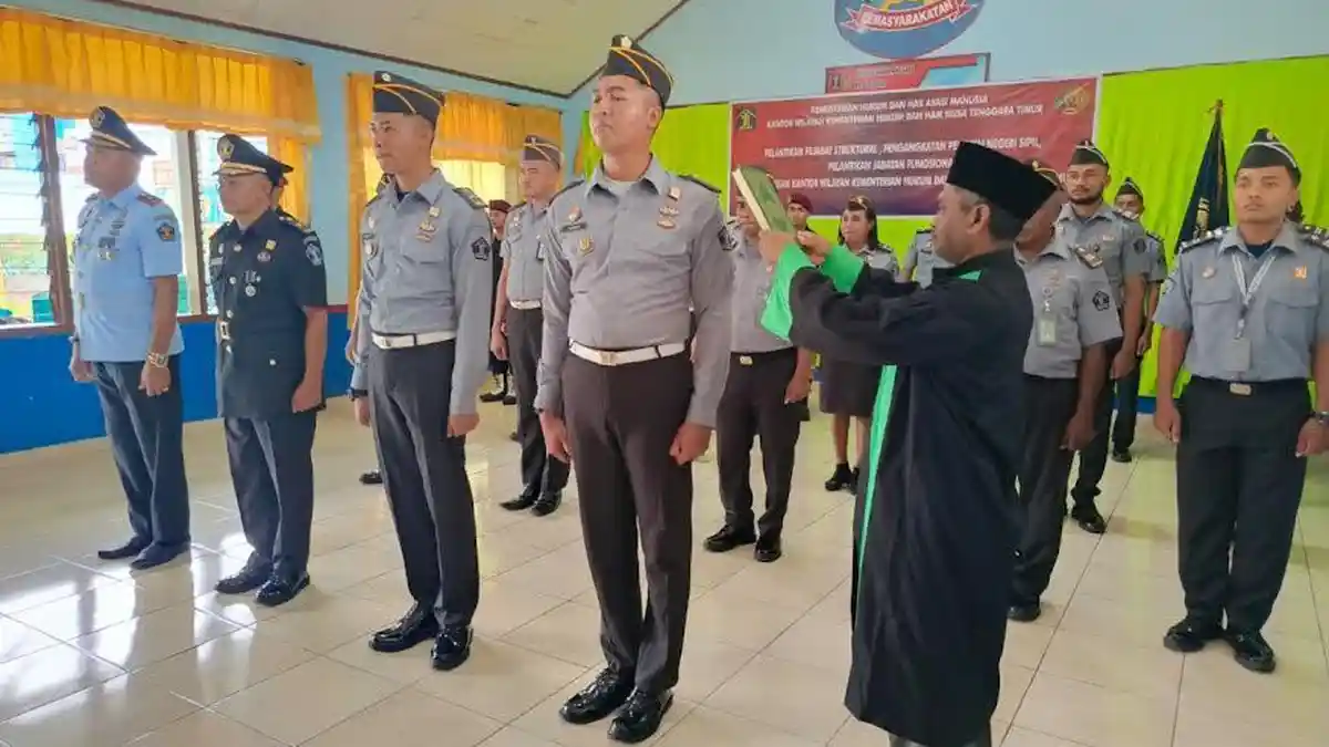 Kakanwil Kemenkumham NTT Lantik Pejabat dan 2 PNS Rutan SoE