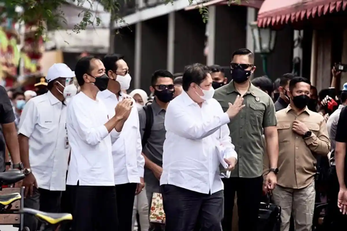 Menko Perekonomian Airlangga Hartarto Dampingi Presiden Joko Widodo Memulai Program BT-PKLW - menko-bidang-perekonomian-airlangga-hartarto-dampingi-presiden-joko-widodo-program-bt-pklw-03.jpg