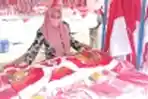 Jelang HUT RI Ke-75 Pedagang Bendera dan Umbul-umbul Marak