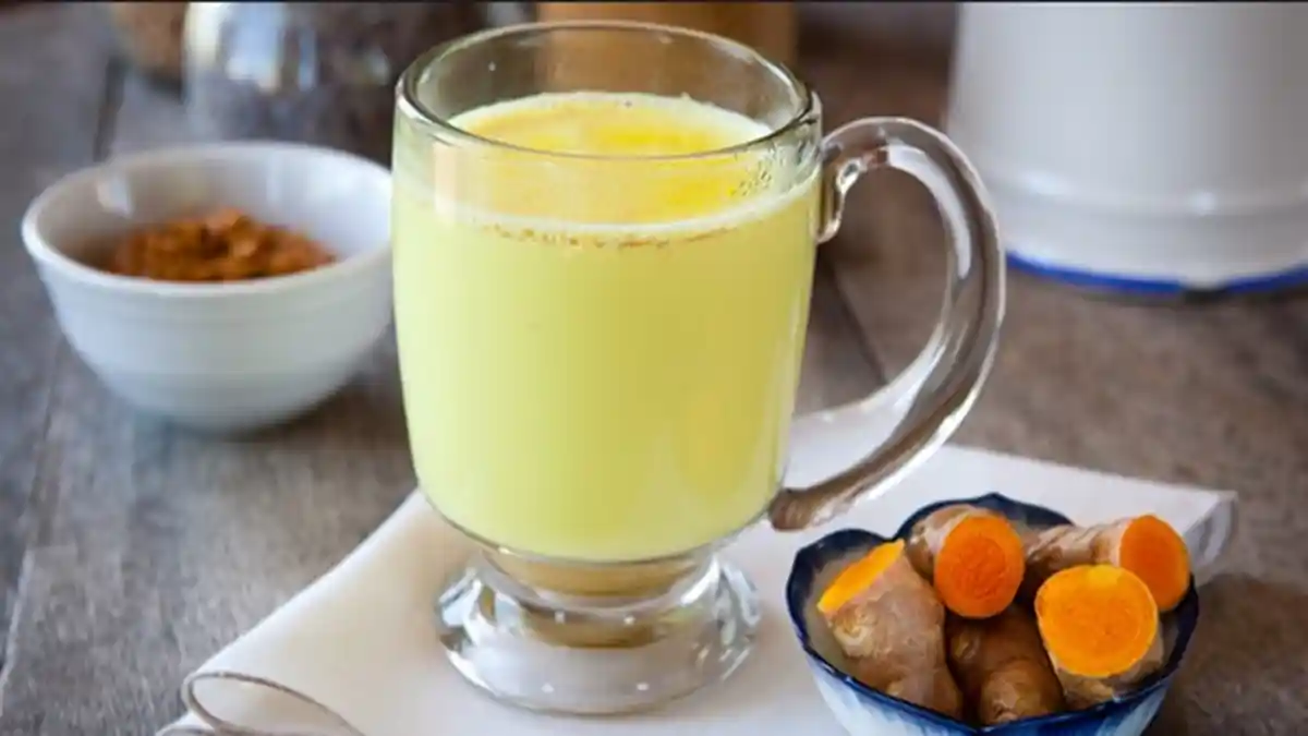 15 Manfaat tak Terduga Minum Susu Dicampur Kunyit, Begini Cara Membuatnya Agar Berkhasiat!