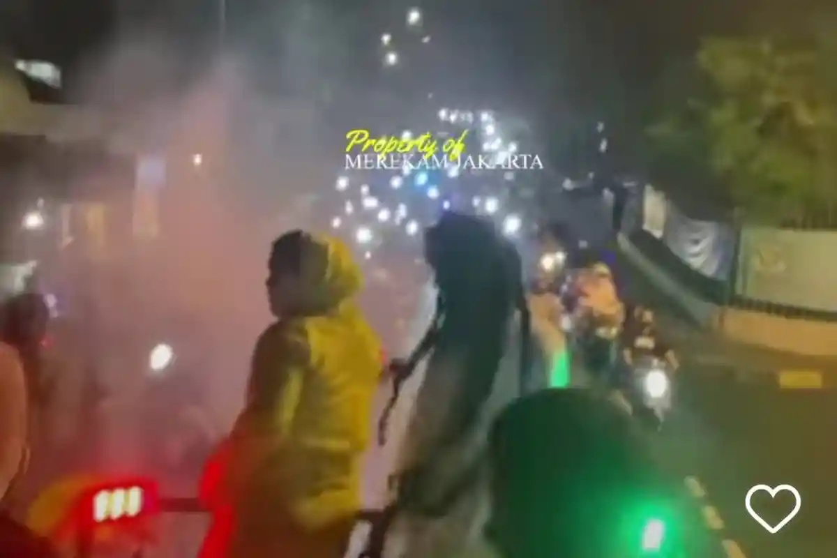 Viral Segerombolan Pemuda SOTR dengan Karaokean Reggae hingga Disko di Atas Mobil di Muara Angke