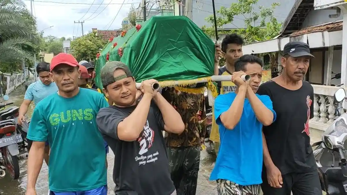 Benahi Jaring, Kakek di Gresik Tenggelam di Tambak, Sempat Dikira Hilang