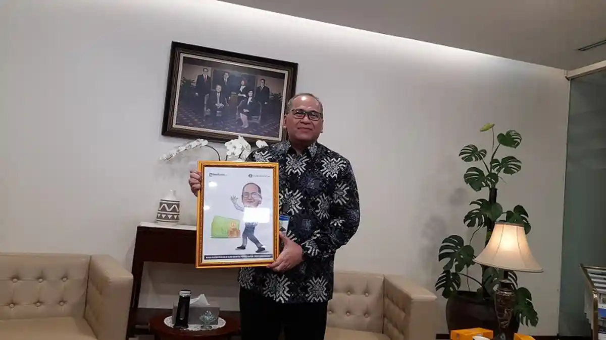 Mengenal Sosok Erwin Soeriadimadja, Kepala Perwakilan BI Banten yang Hobi Olahraga